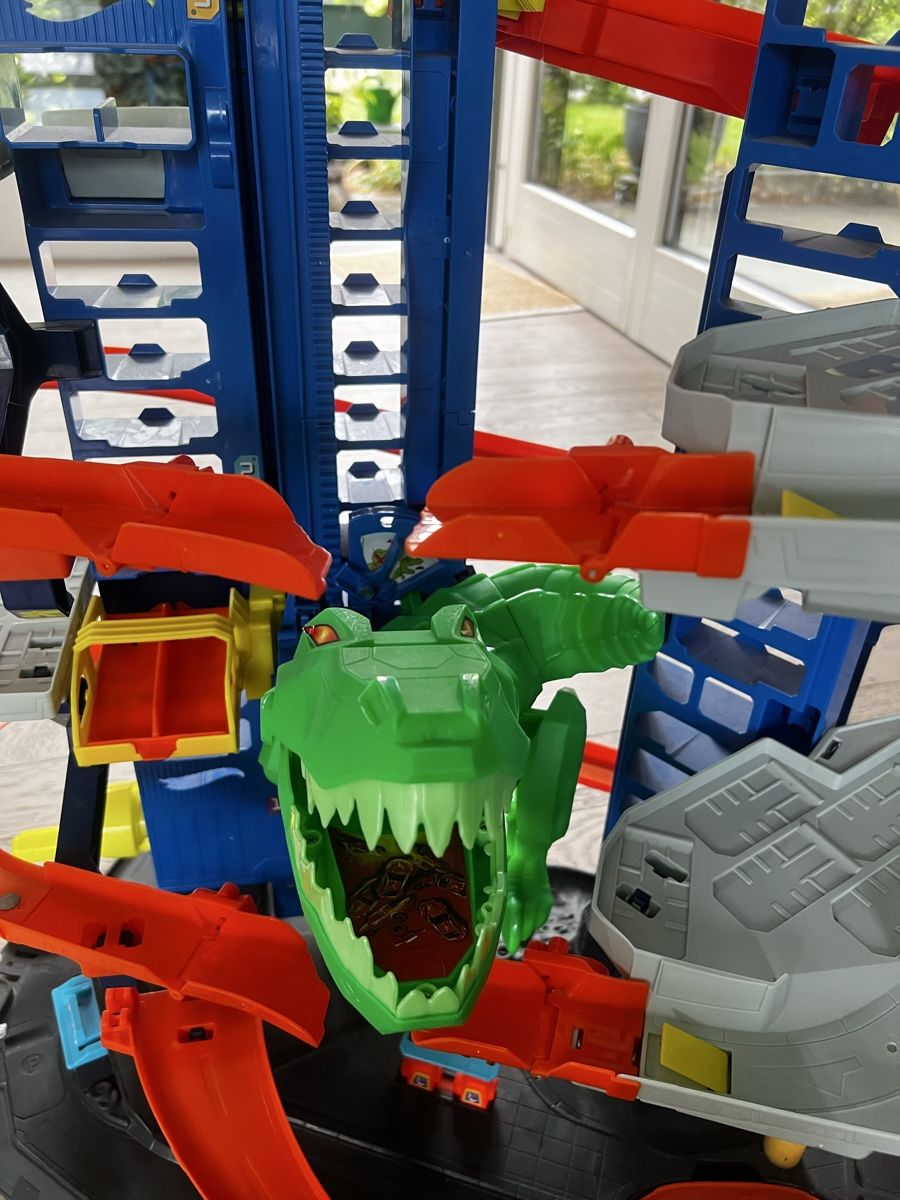 Hot Wheels Giocattoli: Hot Wheels Garage – Usato da Horgen venduto da Epinas 2