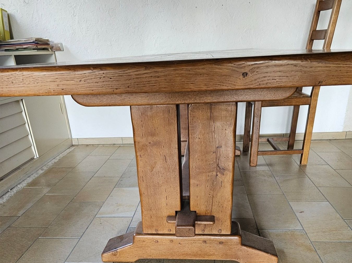 Tischset: Klostertisch Eiche massiv, inkl. 6 Eichenstühlen – Gebraucht aus Münchenstein von  5