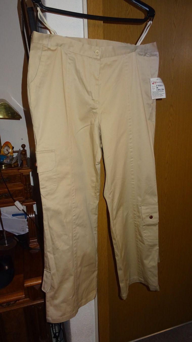 Pantaloni: NEUE DAMEN HOSE  GROSSE 48. – Nuovo (secondo la descrizione) da Burgdorf venduto da stein12