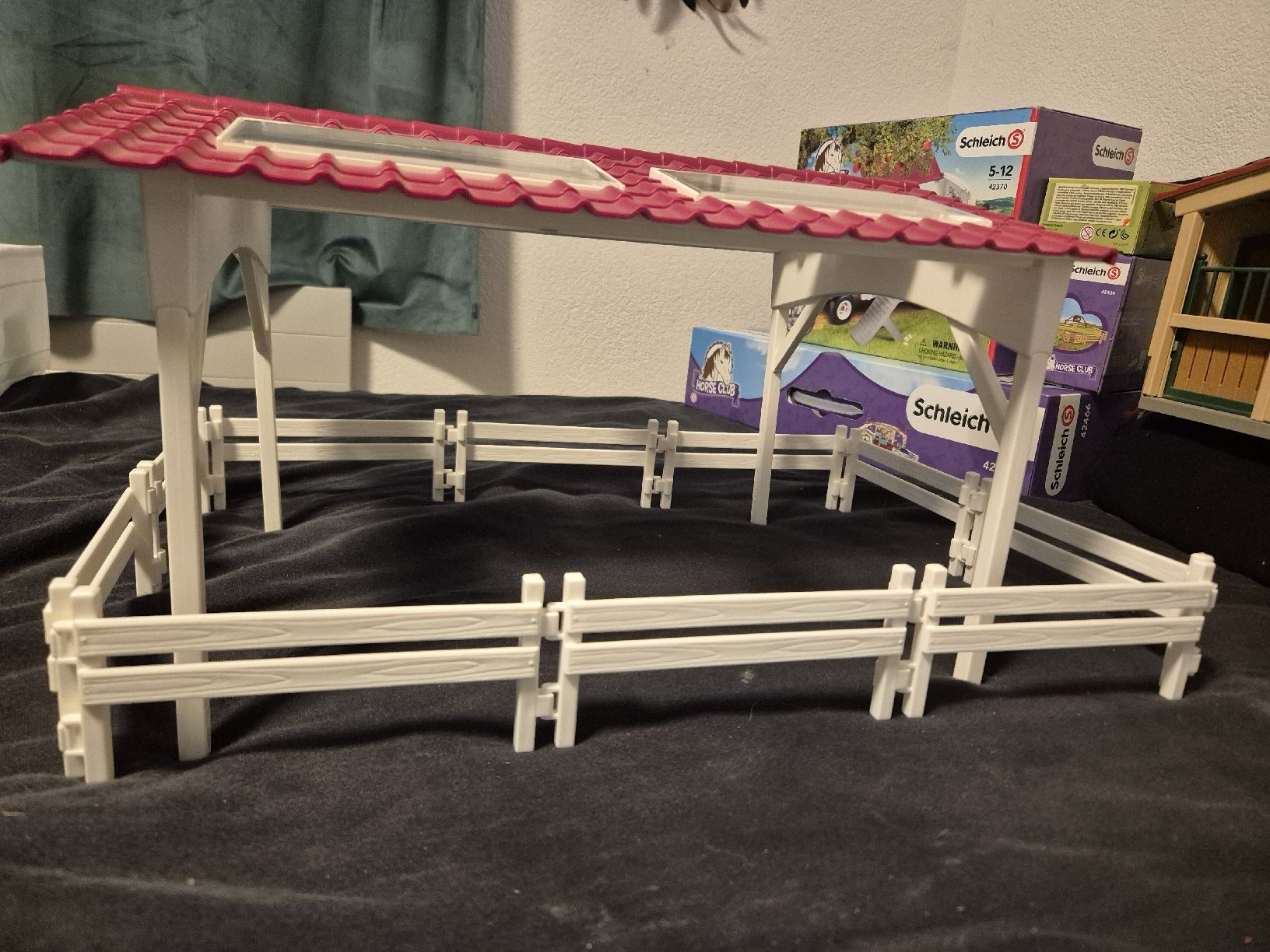 Schleich Spielzeuge: Schleich überdachter Reitplatz – Neu (gemäss Beschreibung) aus Birmensdorf ZH von Veri16 2