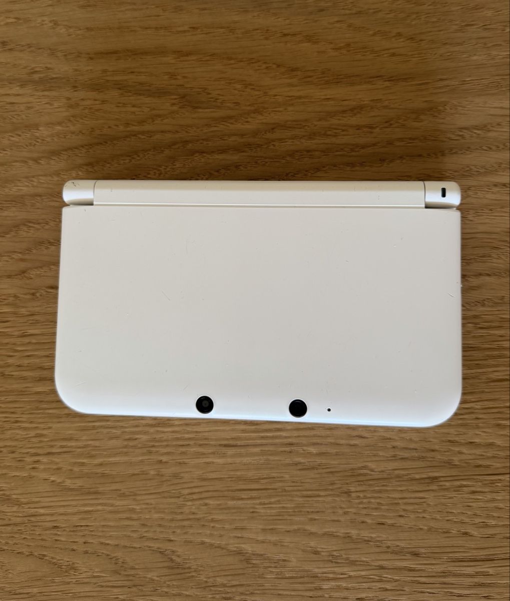 Nintendo Console: Nintendo 3DS XL Weiss ink Ladekabel  – Usato da Füllinsdorf venduto da hae_gt9l 3