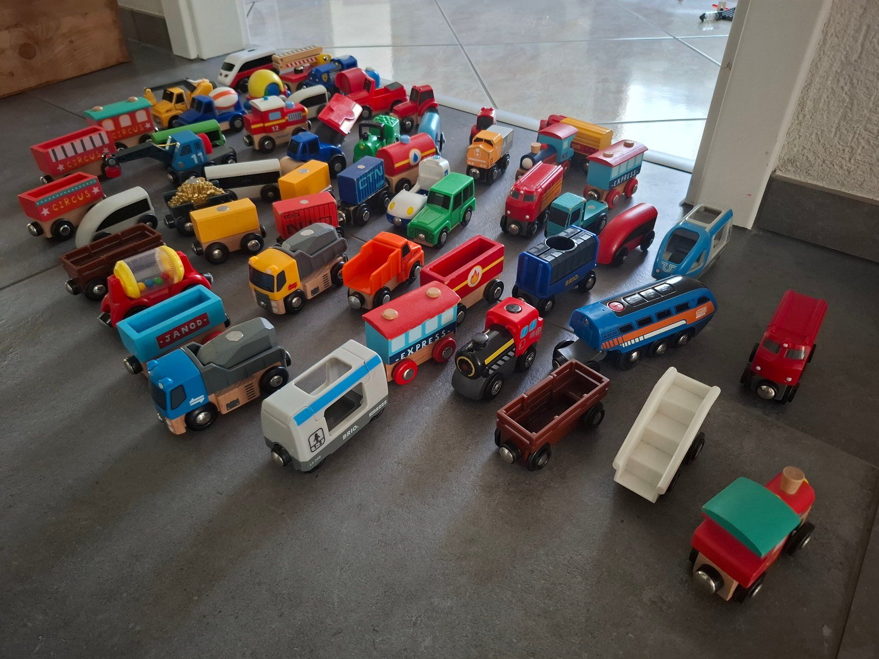 Brio Jouets: Trains Brio – D'occasion à LAUSANNE par vitriolH2SO4 2