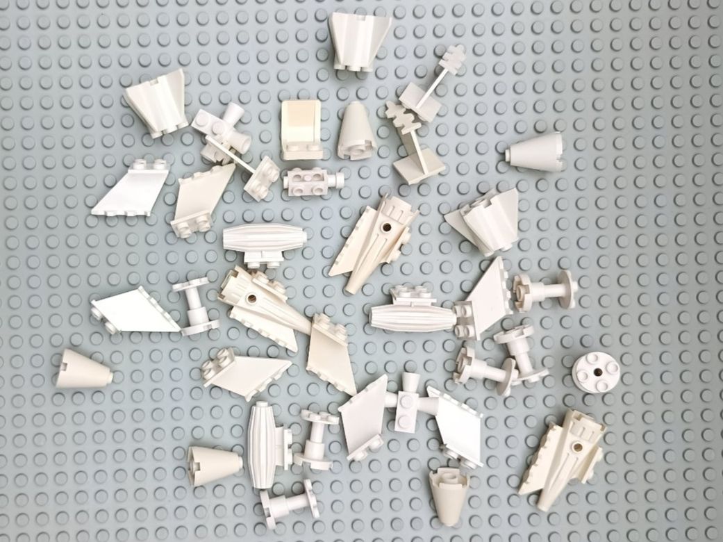 Lego Kit di costruzioni: LEGO Space - diverse, weisse Teile – Usato da Muhen venduto da Legoholic