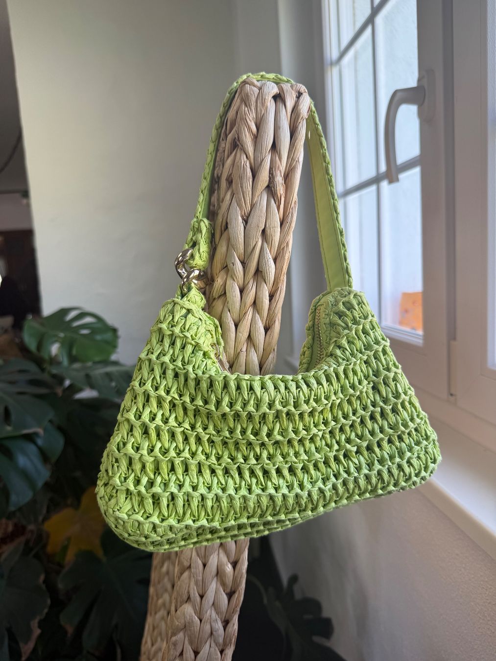 H&M Borse da donna: Sac à main tressé vert H&M – Usato da Prez-vers-Siviriez venduto da mar_n29z