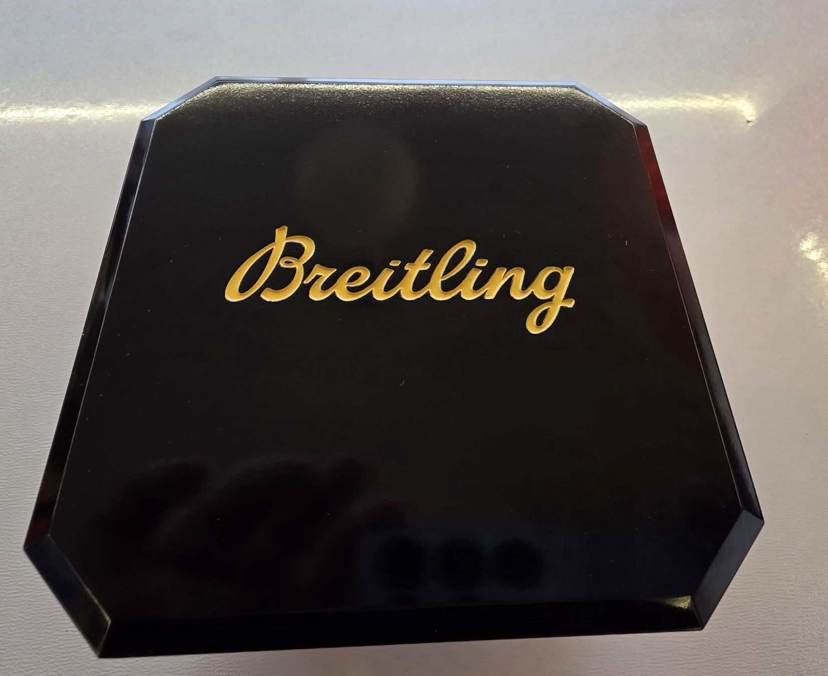 Breitling Orologi: BREITLING BAKELITE BOX SCHWARZ – Usato da Winterthur venduto da Navitimer 2