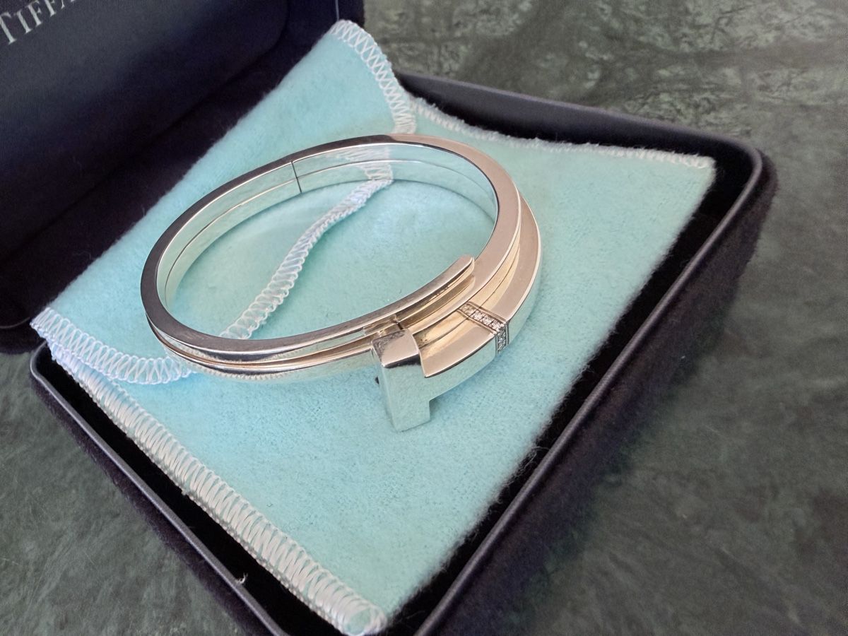 Tiffany & Co. Bracciali & Braccialetti: Tiffany T Bracelet Wrap square  – Usato da Genève venduto da kam_m6mq
