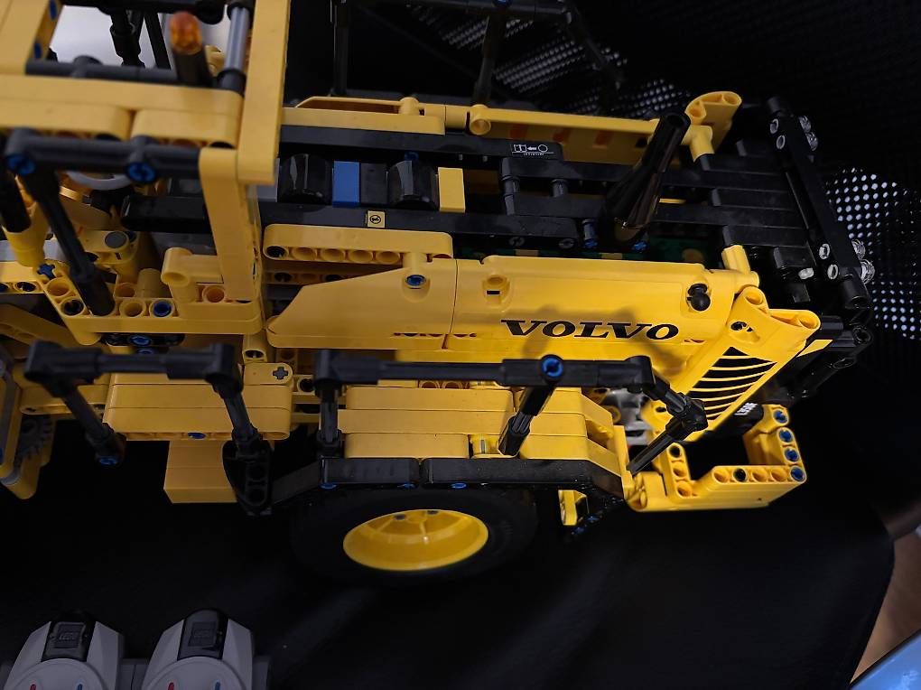 Lego Kit di costruzioni: Lego Technic Radlader 42030 – Usato da Degersheim venduto da django72