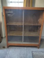 Vitrinenschrank Holz mit Glaseinsatz
