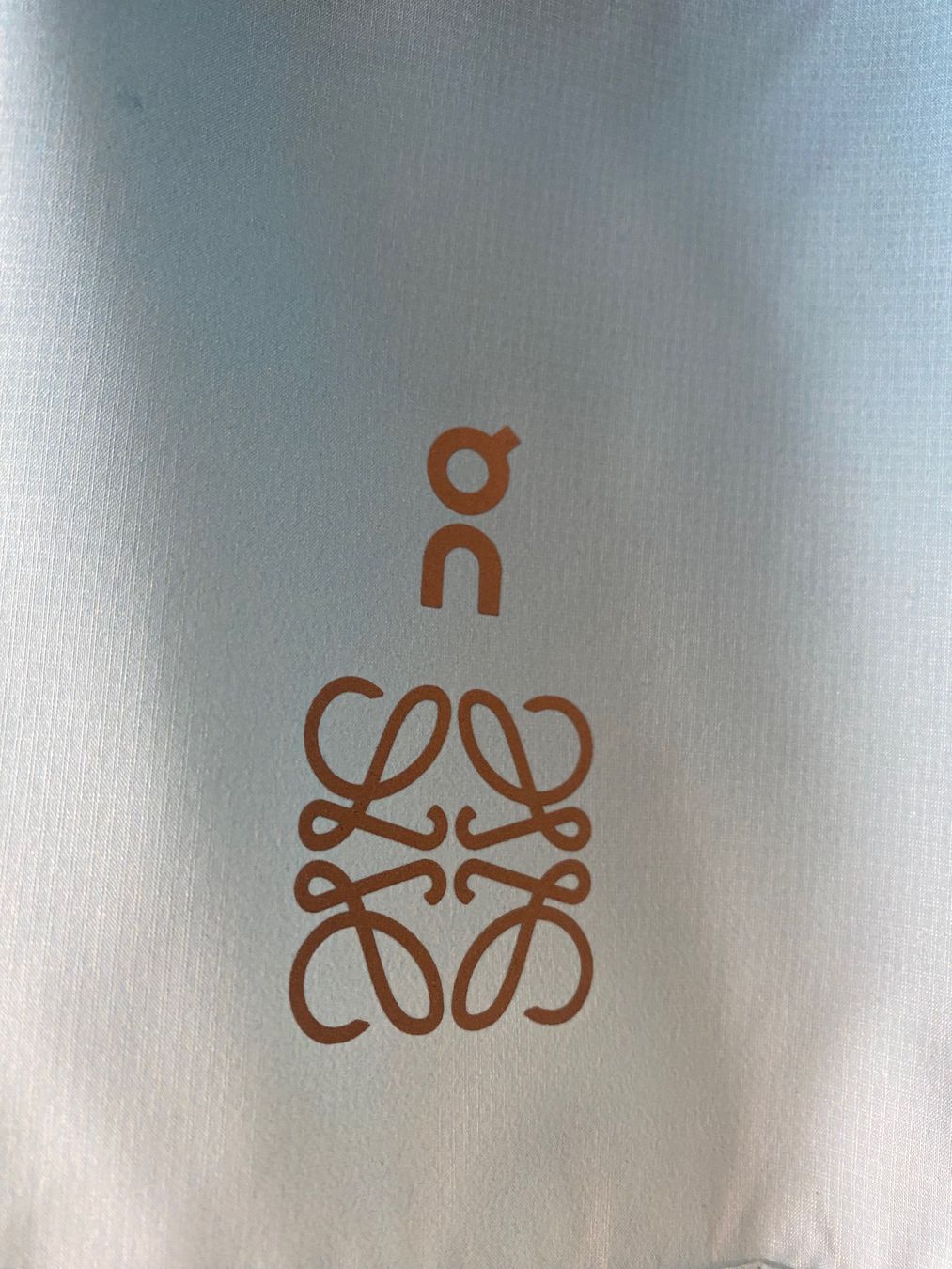 Loewe Pantaloni: Running Pants ON x LOEWE – Nuovo (secondo la descrizione) da Luzern venduto da rhythm2 3