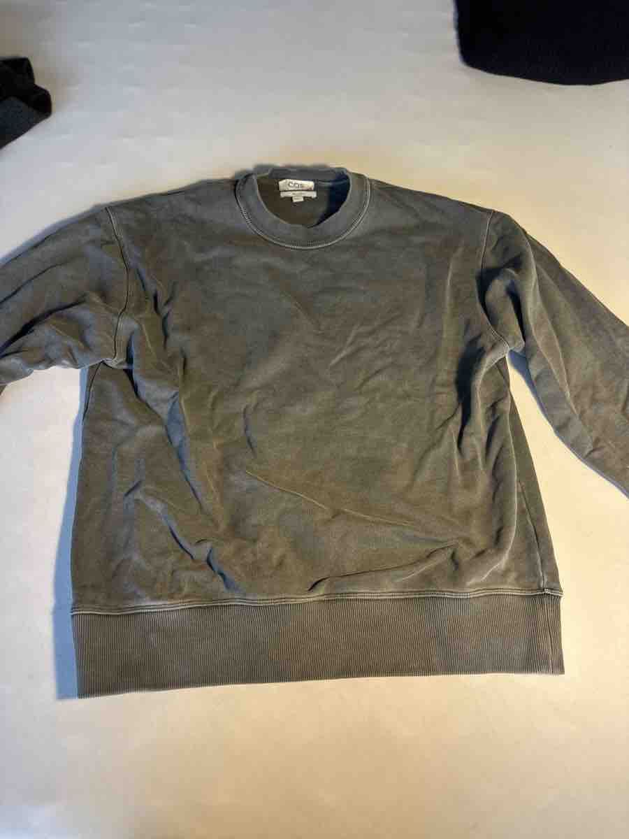 Cos Maglioni & Felpe: COS Pullover grau Grösse L gebrauchter Zustand – Usato da Hilterfingen venduto da jmrhrt