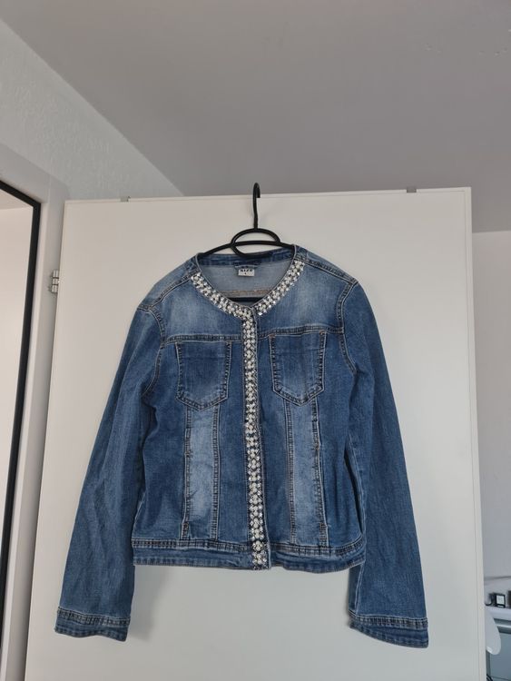 Elegantes Jeansjacke Mit Glitzer Ebenbild