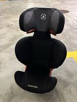 Maxi-Cosi car seat, black, like new, child safety
