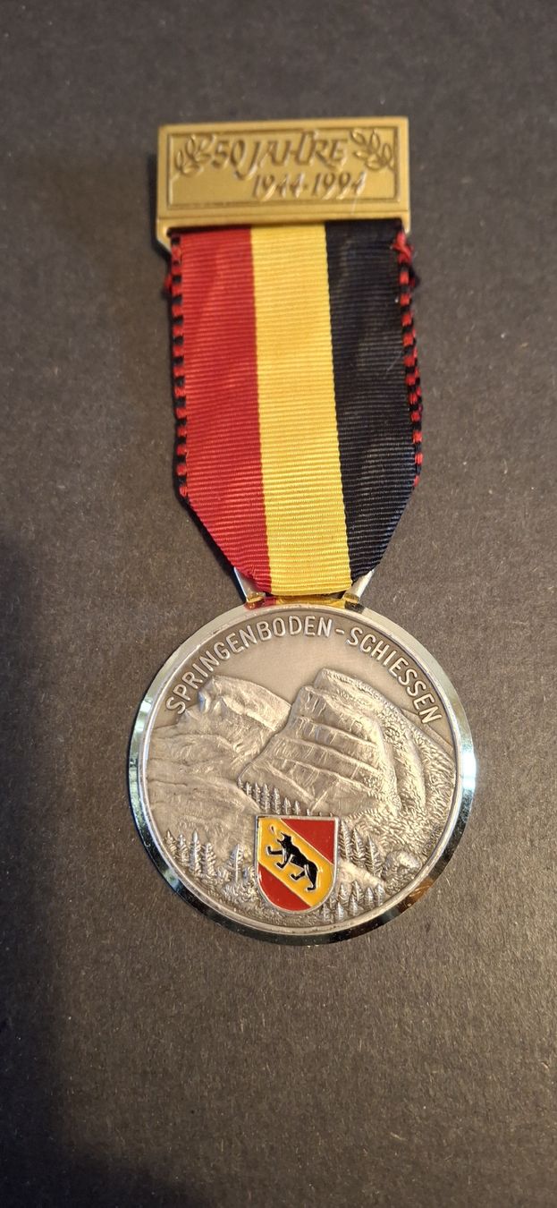 Medaglie: Médaille commémorative 50 ans Springenbodenschiessen. 1994 – Usato da Mont-sur-Lausanne venduto da bovary13