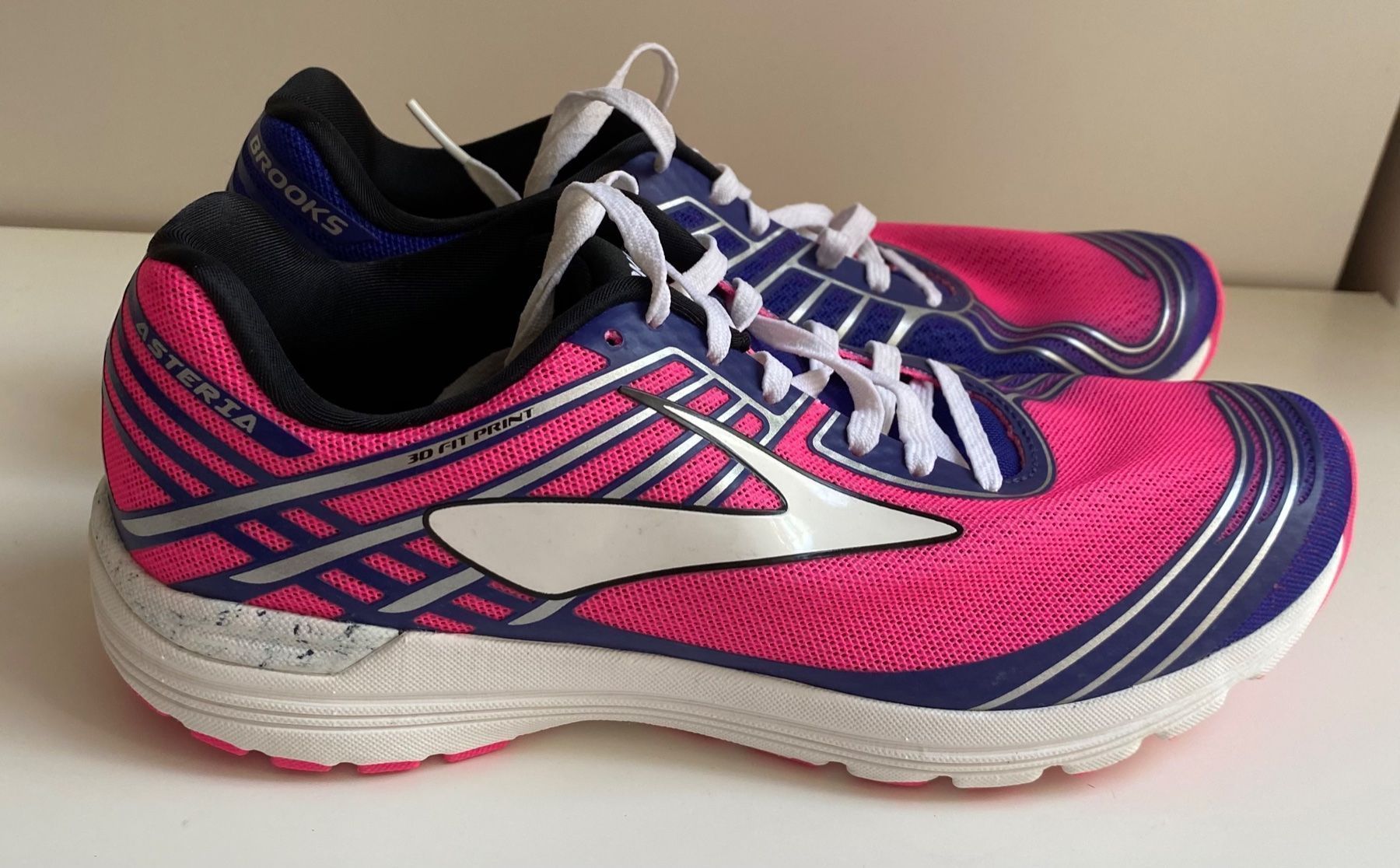 Brooks Scarpe da donna: BROOKS ASTERIA Laufschuh Damen, Gr. 40 – Nuovo e nell'imballaggio originale da Luzern venduto da falena01 1