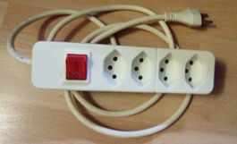 Steckdosenleiste mit 4 Steckdosen Steckertyp J (Weiss)