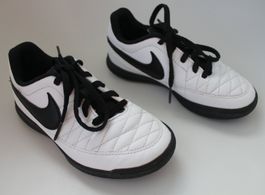 Chaussures de football Nike t. 28.5