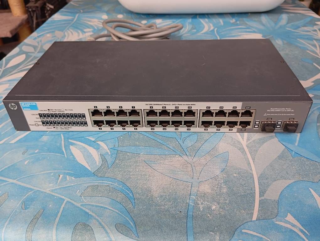 Hub & Switch: Switch HP 24 porte  – Usato da Pambio-Noranco venduto da sam_5ggb 2