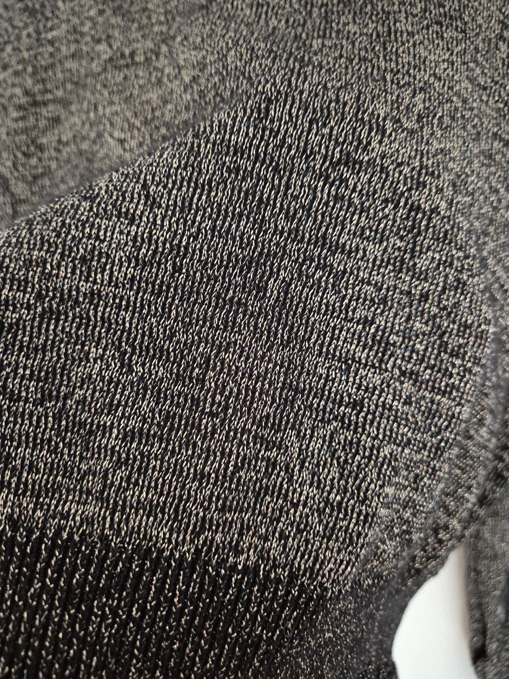 Monki Pullover & Sweatshirts: MONKI Cropped Strickpullover Glitzer Schwarz Gr. S – Gebraucht aus Luzern von 2ndlifecloset 3