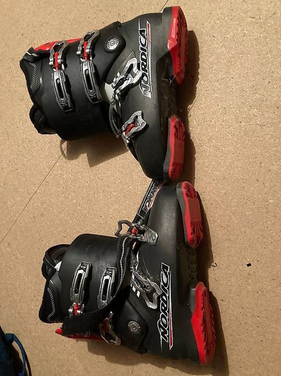 Chaussures garçon: Kinderskishuh Nordica 40 / 26,5 / 305mm – D'occasion à Löhningen par leoleu1973 2