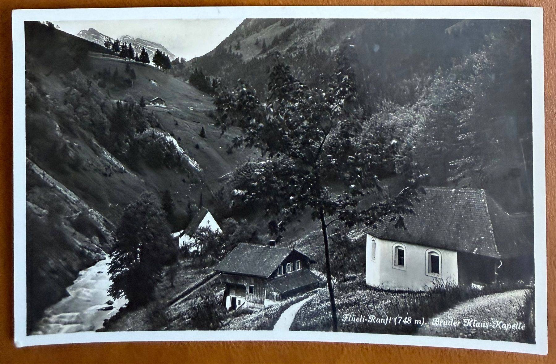 Cartoline postali: Flüeli - Ranft - Bruder Klaus Kapelle 1937 – Usato da Lutry venduto da Ediego