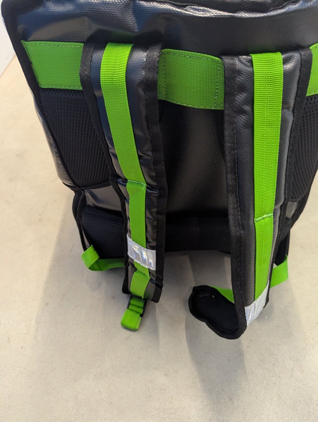 Taschen: Uber Eats Kurier Tasche – Gebraucht aus Zürich von Snailmail 2