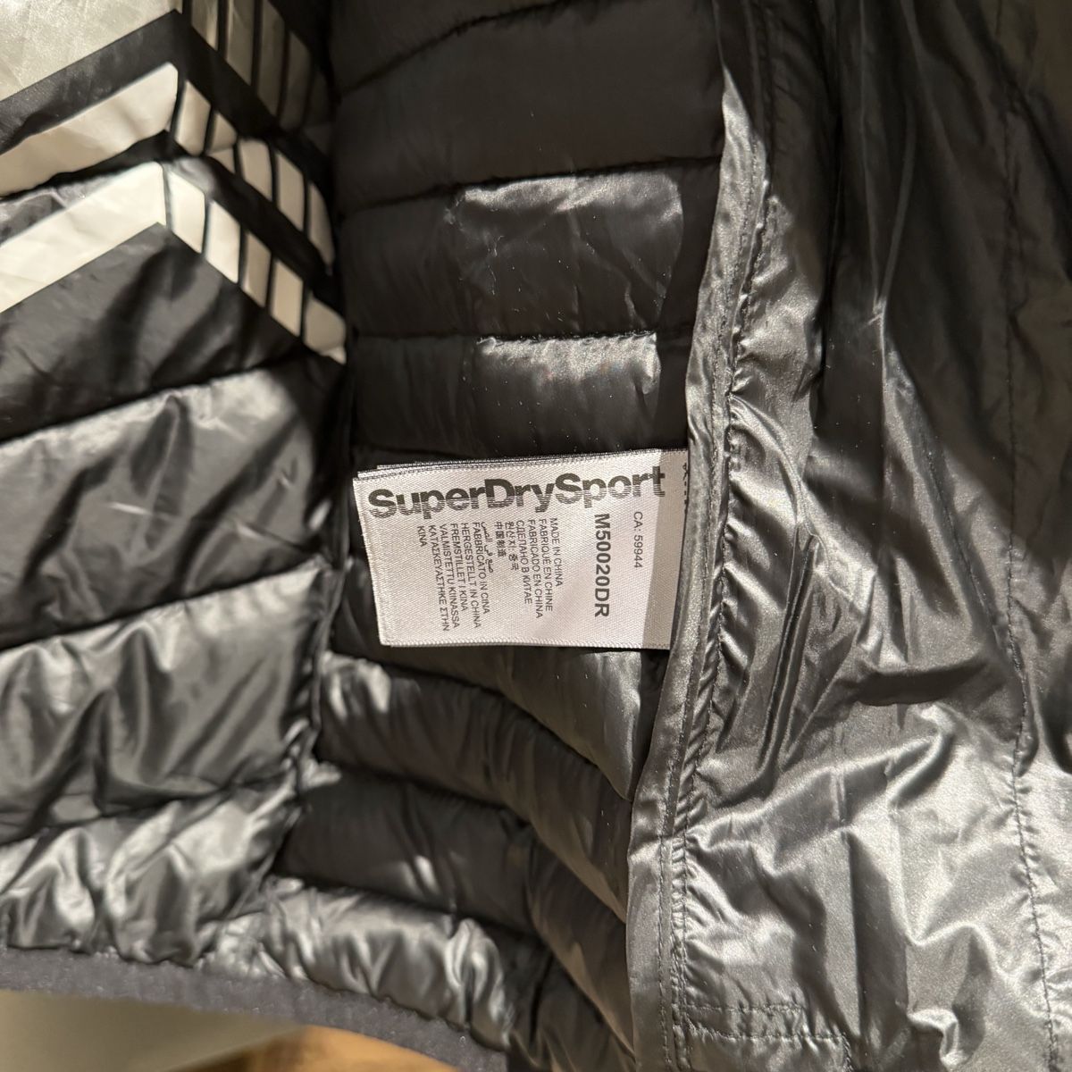 Superdry Giacche: Eco Superdry Black Puffer Jacket – Usato da Lausanne venduto da its_zl9h 8