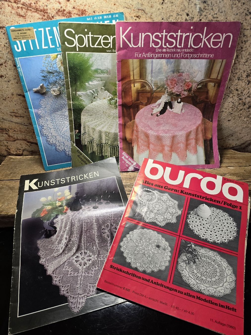 Riviste & Magazine: Strickheft-Konvolut: Kunststricken, Burda, Spitzenstricken! – Usato da Walkringen venduto da Vanuca