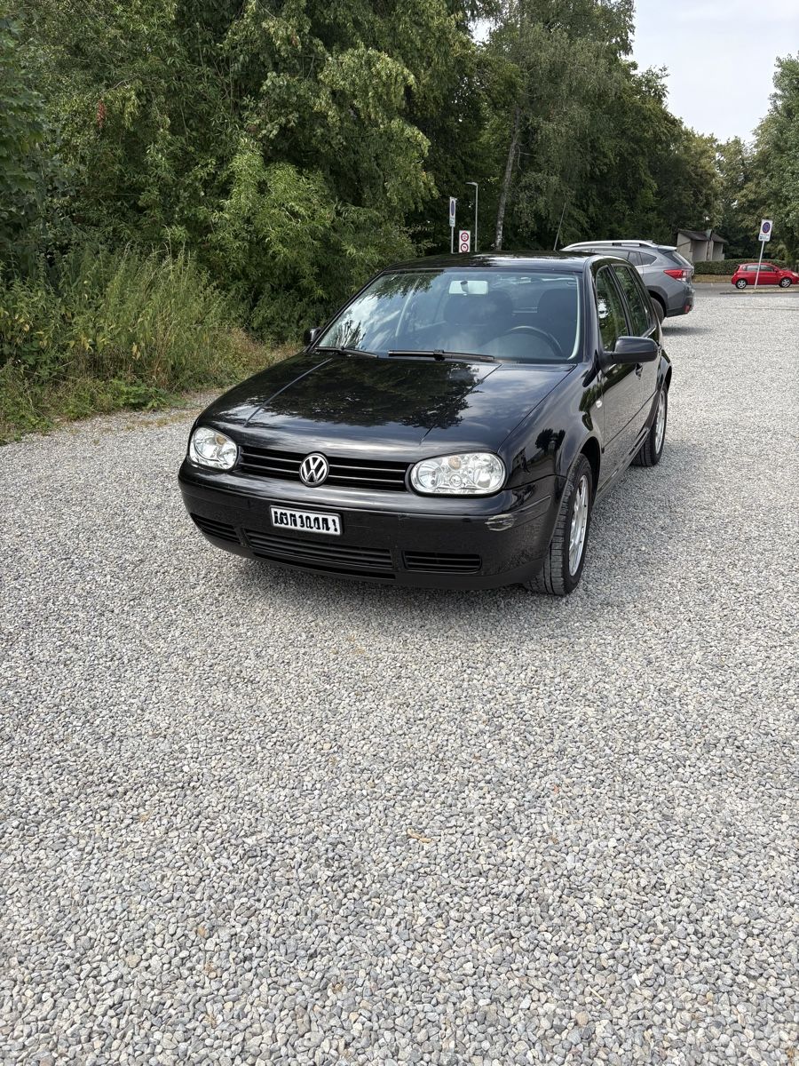 VW Autos: VW Golf 4 1.6 16V, schwarz, 2003 – D'occasion à Bremgarten AG par gio_mvk6