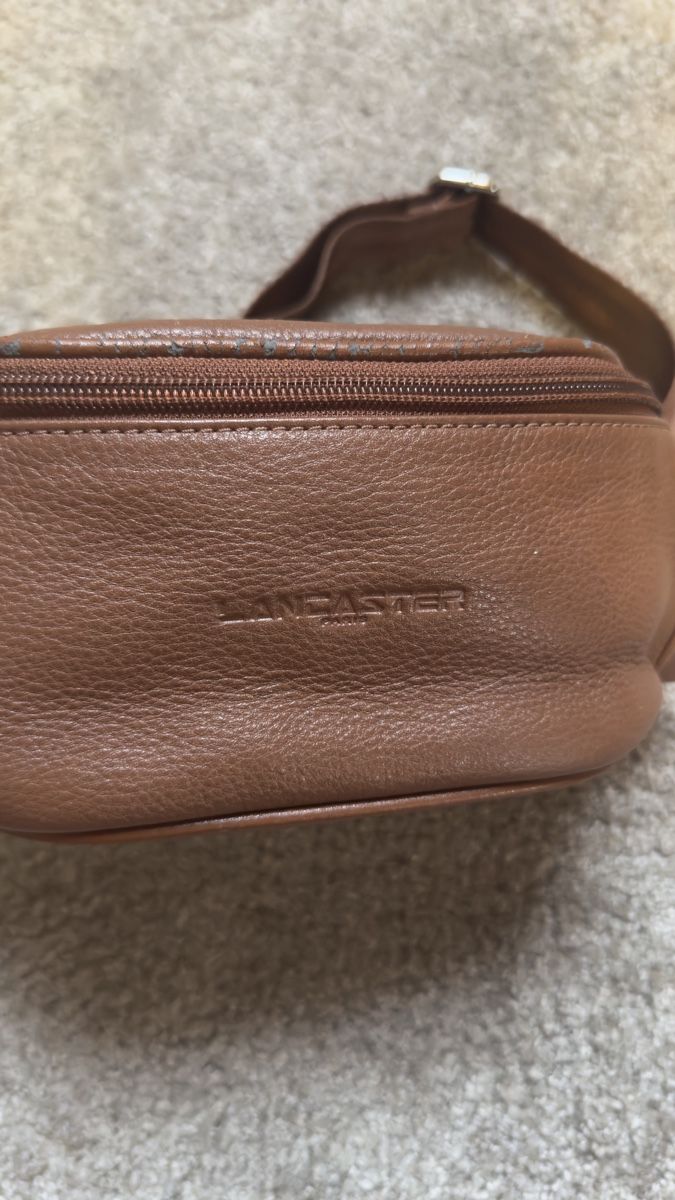 Lancaster Borse: Sac banane en cuir Lancaster marron – Usato da Vuippens venduto da Anna_as 8