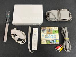 Nintendo Wii Konsole mit originalem Zubehör und Wii Sports