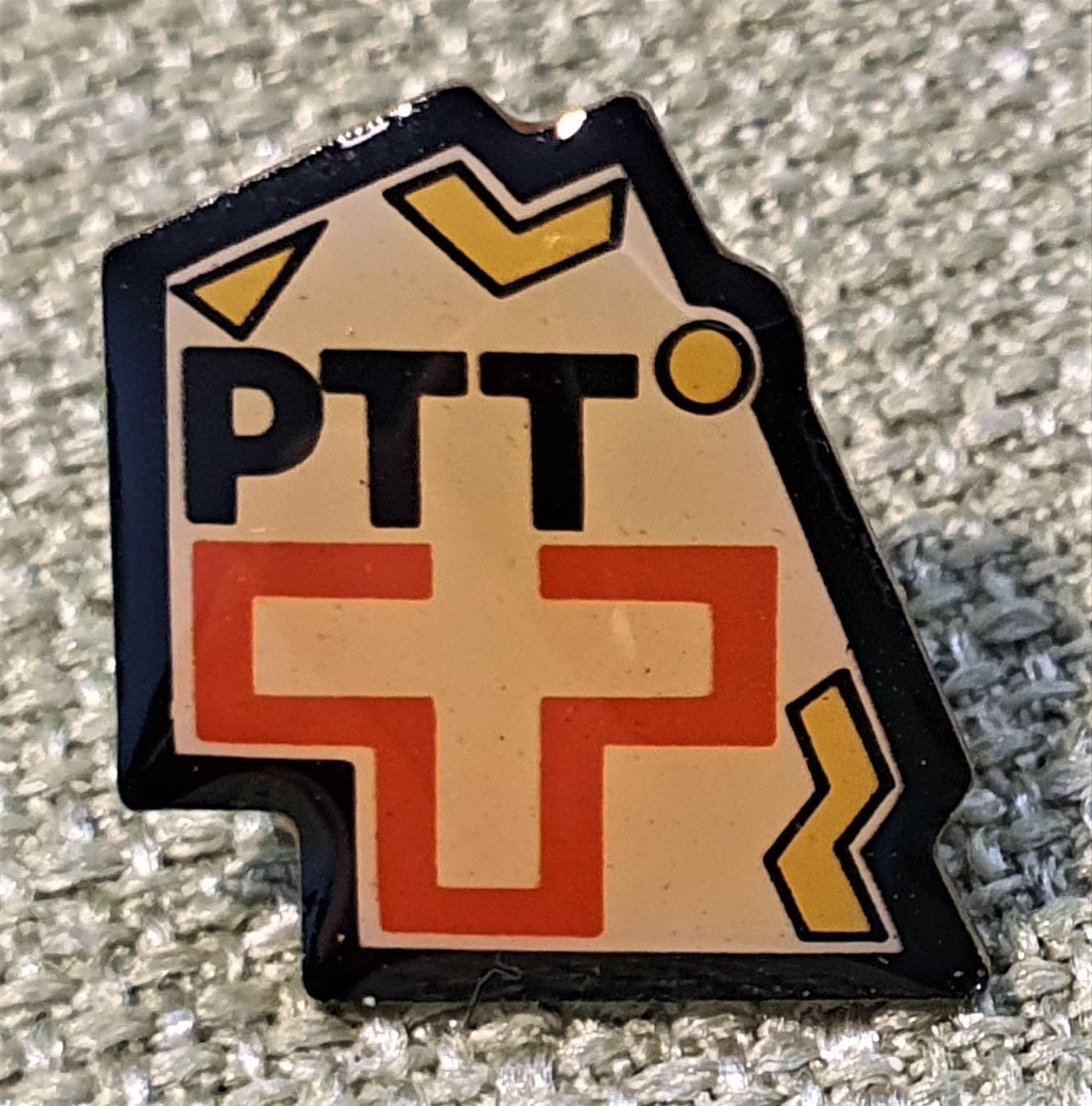 Pins: O552 - Pin Die Post PTT Postauto LOGO – Gebraucht aus Reinach BL von