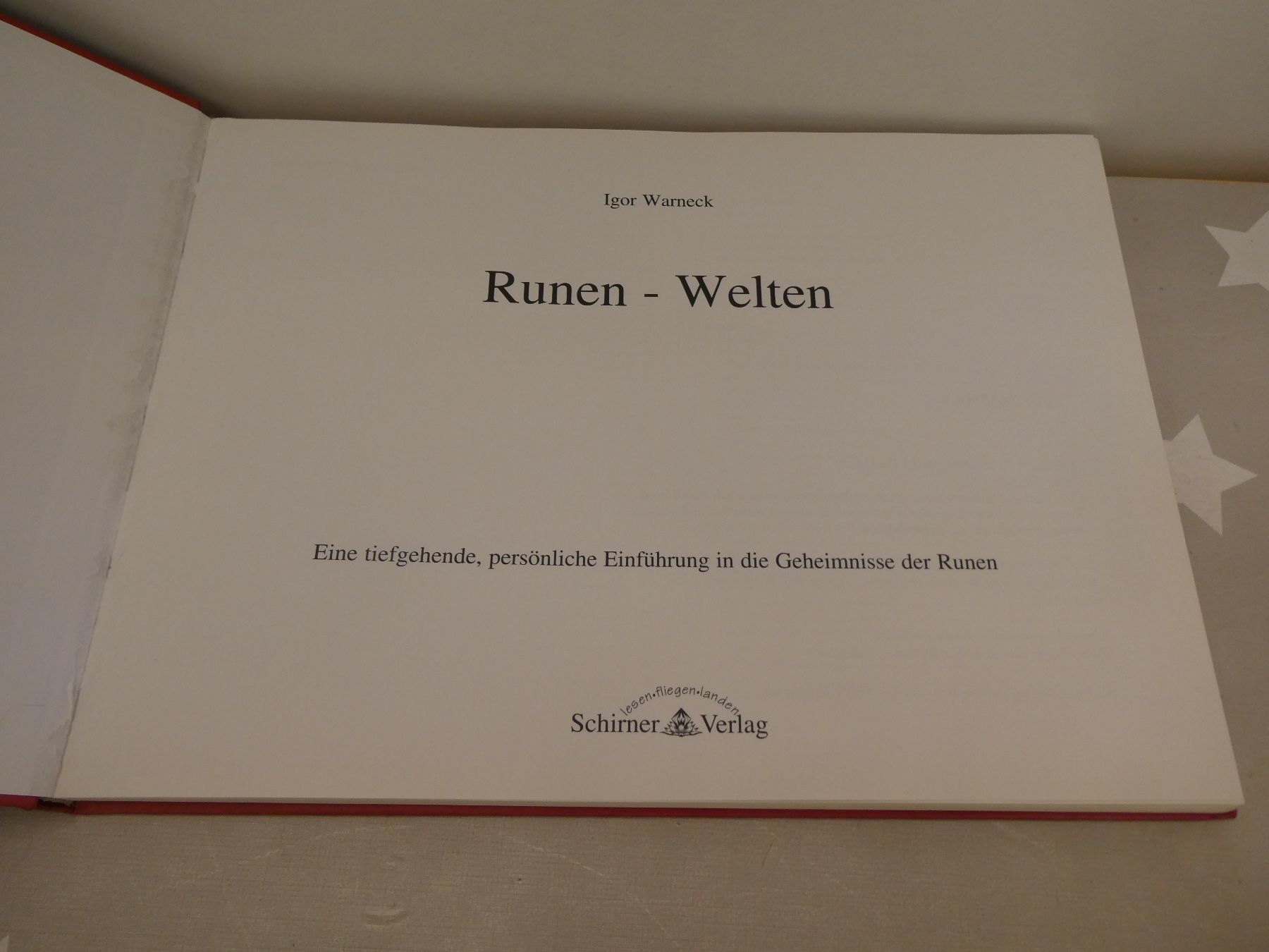 Bücher: Buch: Runen - Welten Igor Warneck – Gebraucht aus Rafz von Powacaddy 1