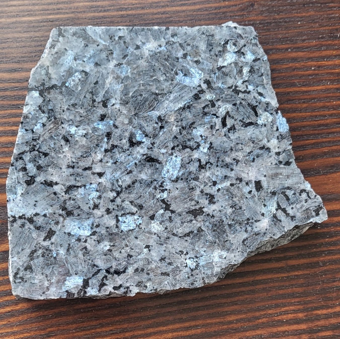 Steine & Dachziegeln: Granitplatte, Labrador bleu, ca. 2 kg – Gebraucht aus Adlikon b.Regensdf von YvZi 1