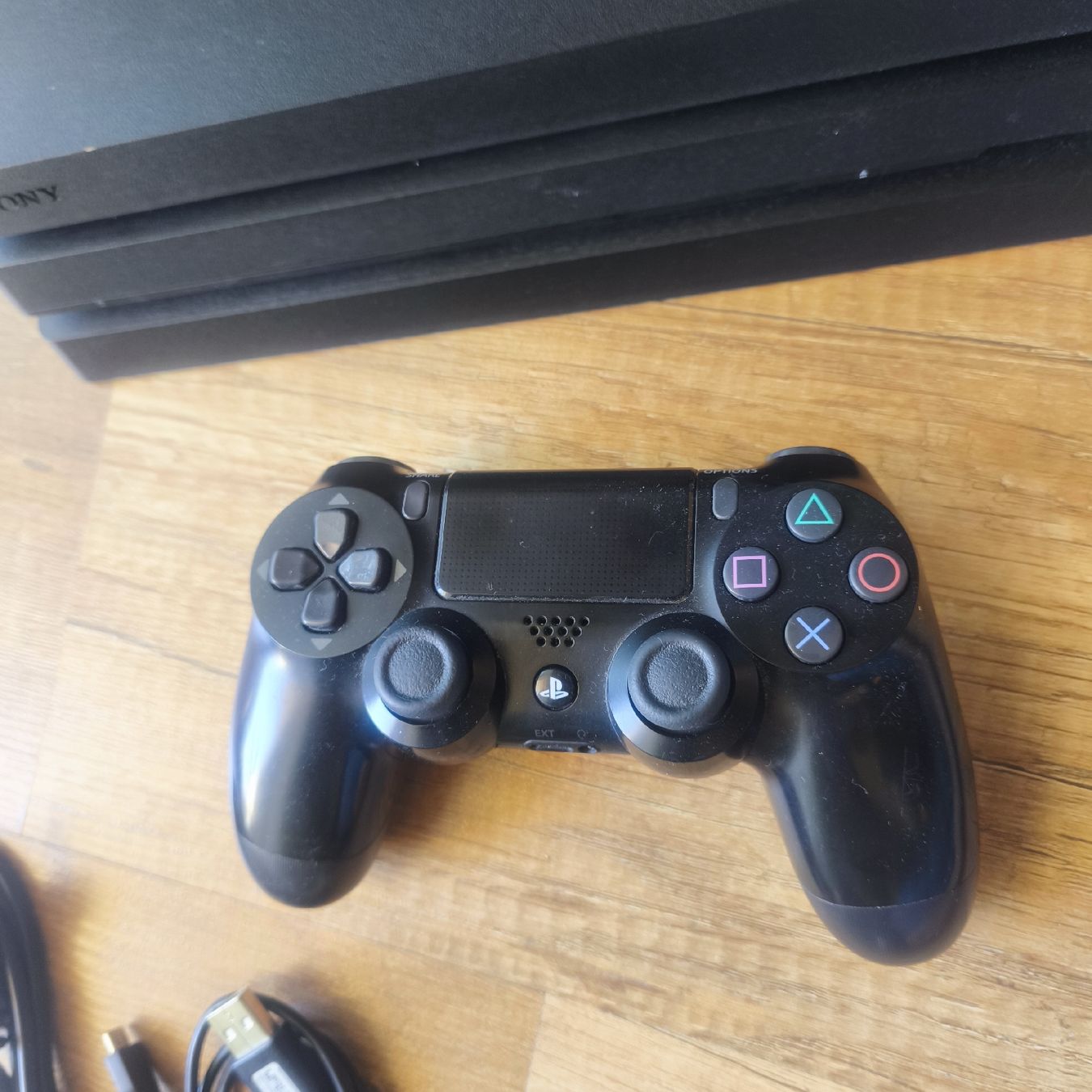 Sony Console: ab1.- Playstation 4 pro 1tb – Usato da St-Maurice venduto da Aran_Cash 2