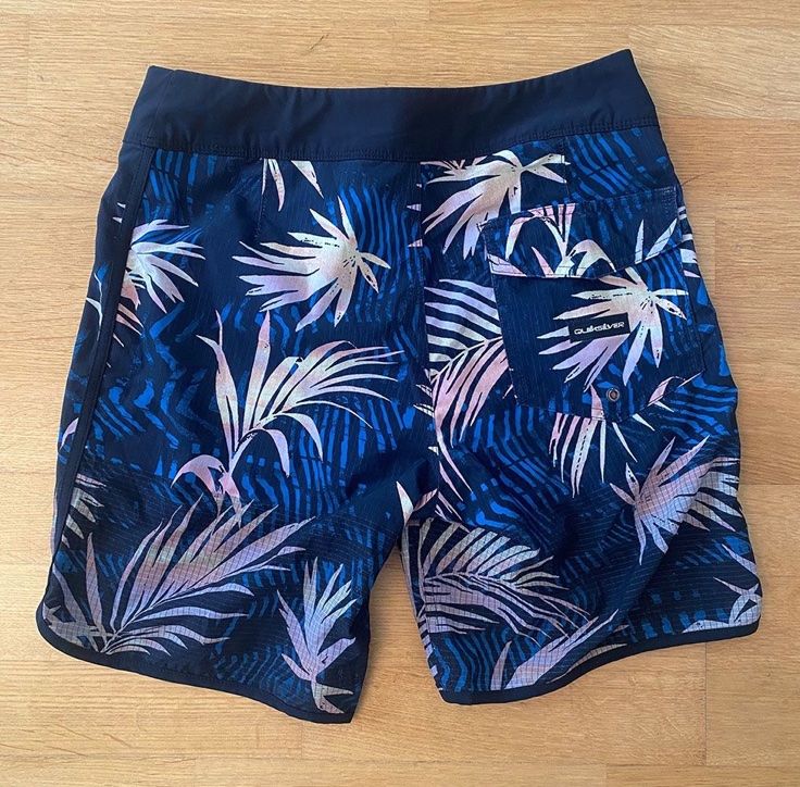 Quiksilver Costumi da bagno: Quiksilver Badehosen 28 – Usato da herrliberg venduto da flora8008 1