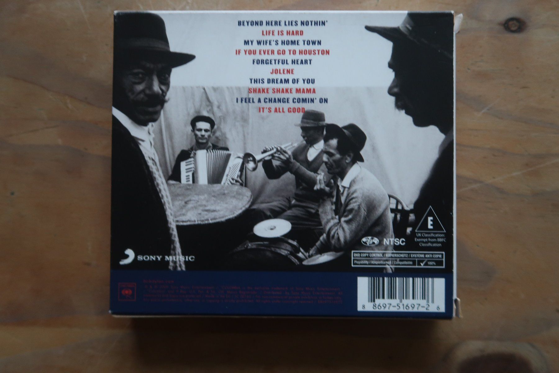 CDs: BOB DYLAN - TOGETHER THROUGH LIFE - BONUS CD + DVD POSTER CD – Gebraucht aus Basel von Patiscat 1