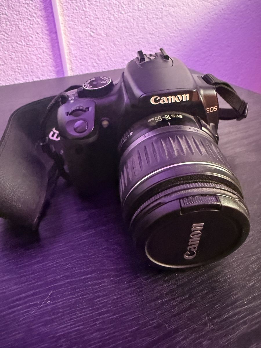 Canon Fotocamera: Canon EOS 500D Spiegelreflexkamera mit 18-55 Objektiv – Usato da St. Gallen venduto da MissLeah