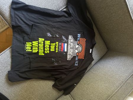 T Shirt Vêtements. Unisex.