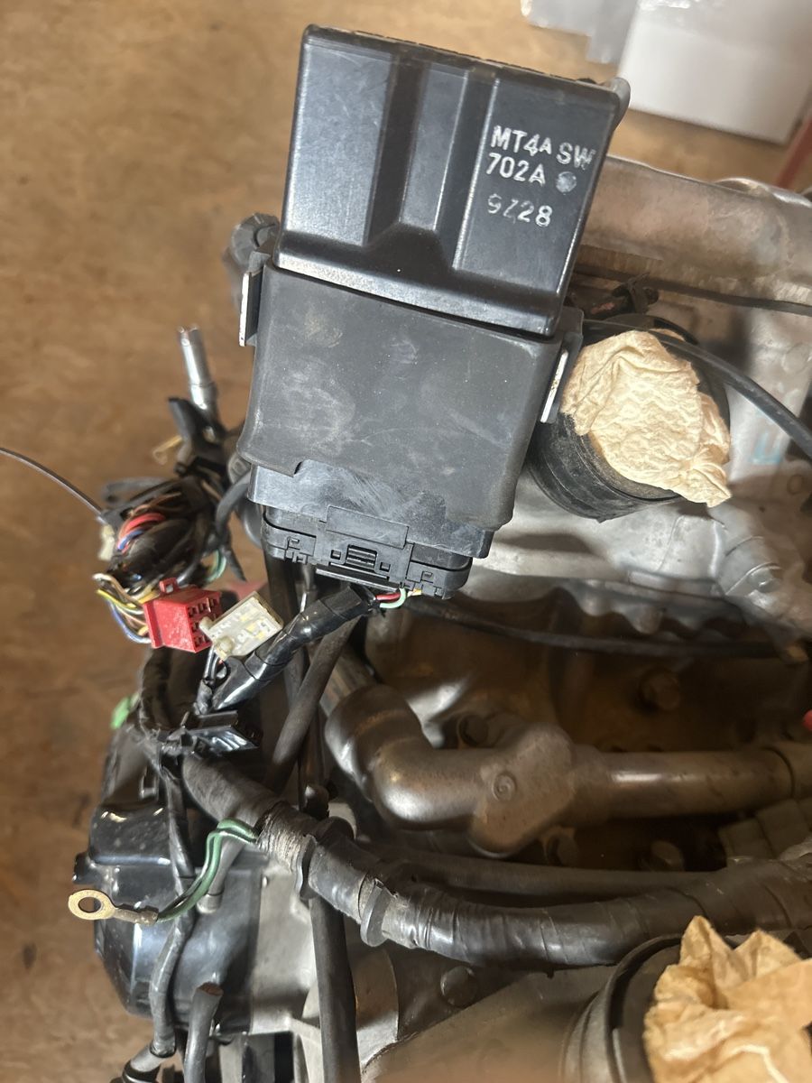 Honda Tutti i ricambio per moto: Moteur Honda RC36 – Usato da Choëx venduto da steveXB12 3