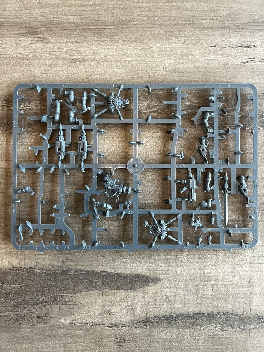 Giochi: Warhammer 40k/Horus Heresy Gussrahmen/Bits Set 12 – Usato da Läufelfingen venduto da stephiesheena 3