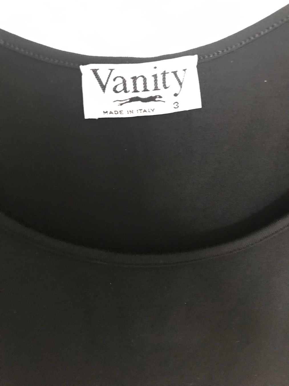 T-shirt: Schwarzes kurzarm Shirt, von Vanity, Gr. 38 – Usato da Niederteufen venduto da mix18 1