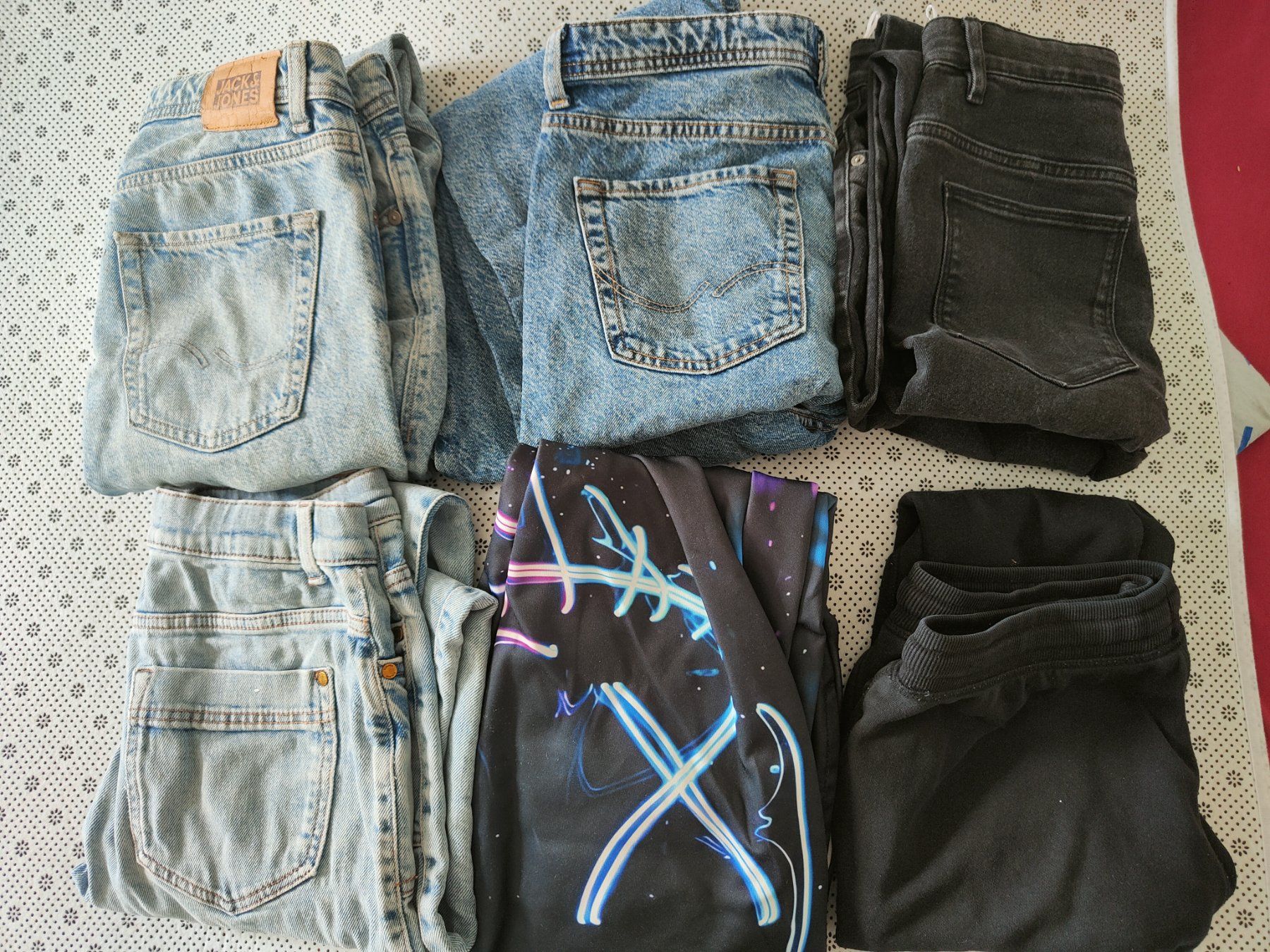 Pantaloni: jeans jungs 170 – Usato da Ettiswil venduto da Sae_by