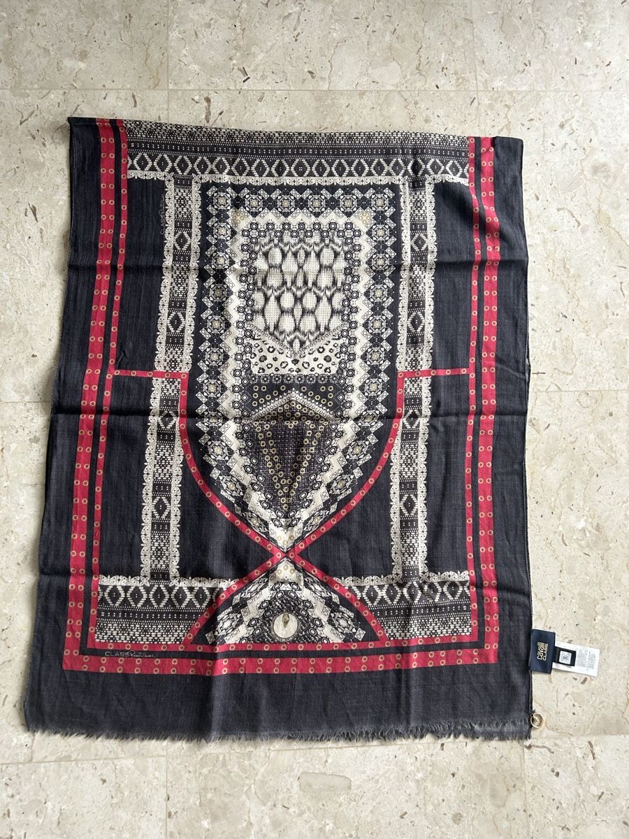 Roberto Cavalli Foulard & Sciarpe: Sciarpa Cavalli CLASS – Nuovo (secondo la descrizione) da Locarno venduto da Matic04