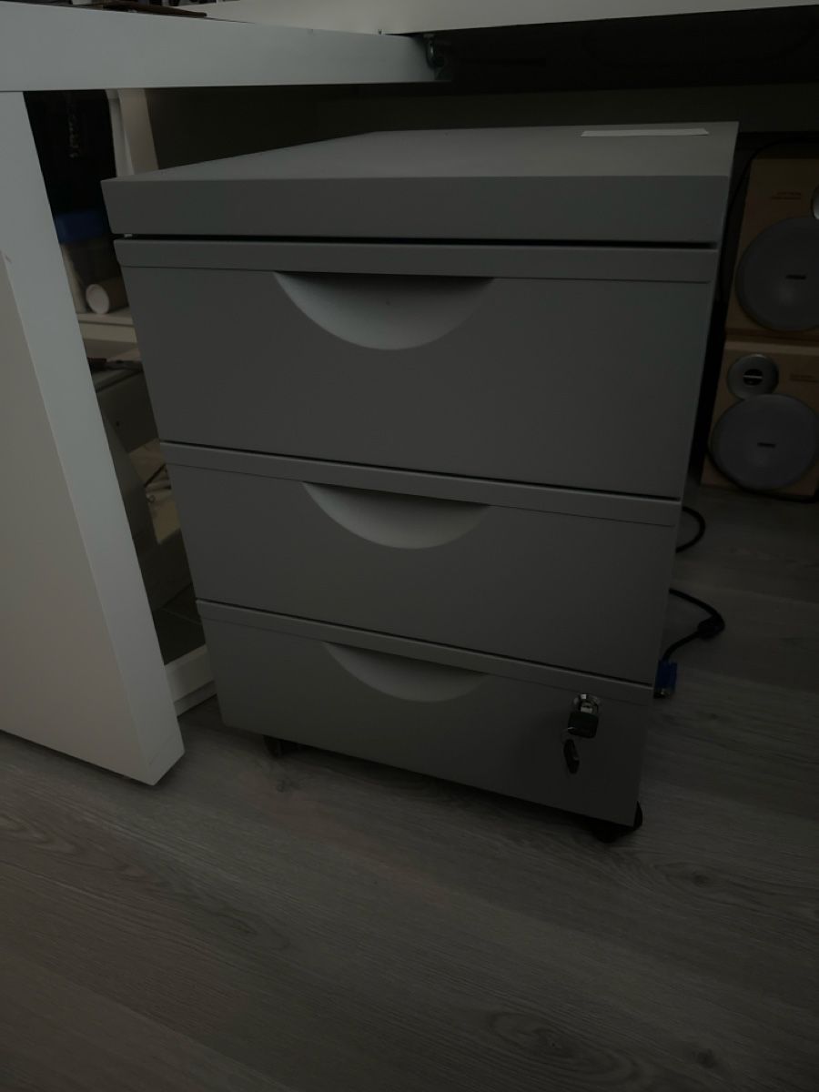Ikea Korpus: Rollcontainer 3 Schubladen grau – Gebraucht aus Pfäffikon ZH von thf_rqs2