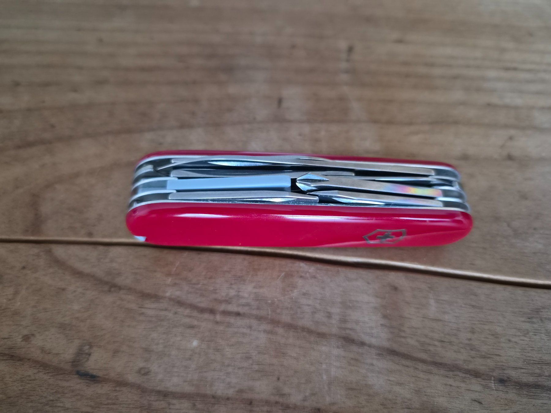 Victorinox Couteaux de poche: Taschenmesser - Victorinox – Neuf (Voir description) à Laupen BE par R11rs 4