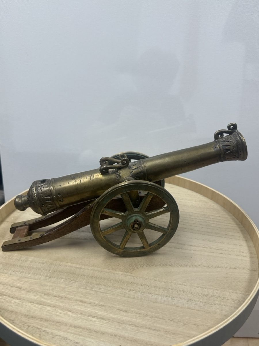 Kit di modellismo & Modellini statici: Modell Kanone aus massivem Messing mit Rädern – Nuovo (secondo la descrizione) da Bellmund venduto da eli_9cm8