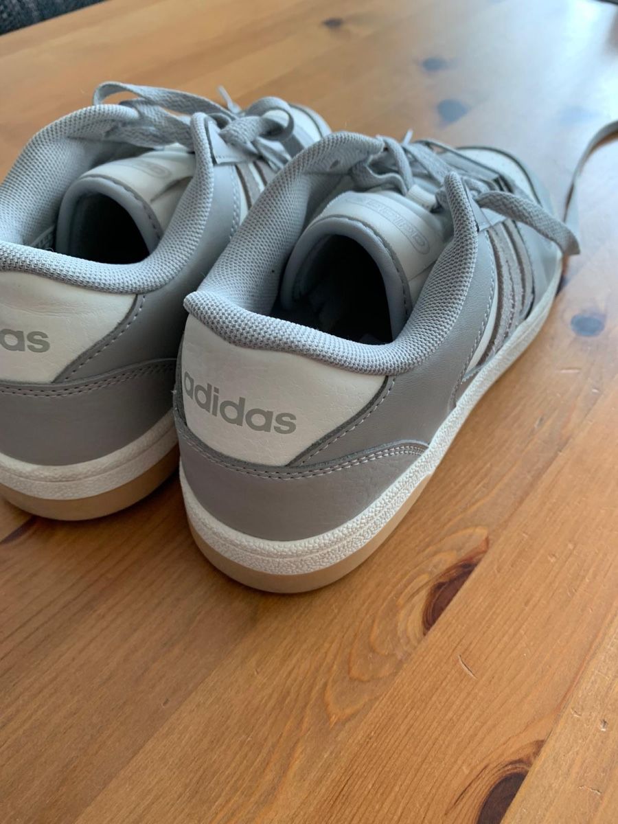 Scarpe da uomo: Leder Schuhe Adidas Gr. 38 2/3 – Nuovo (secondo la descrizione) da Rotkreuz venduto da ZG6343 2