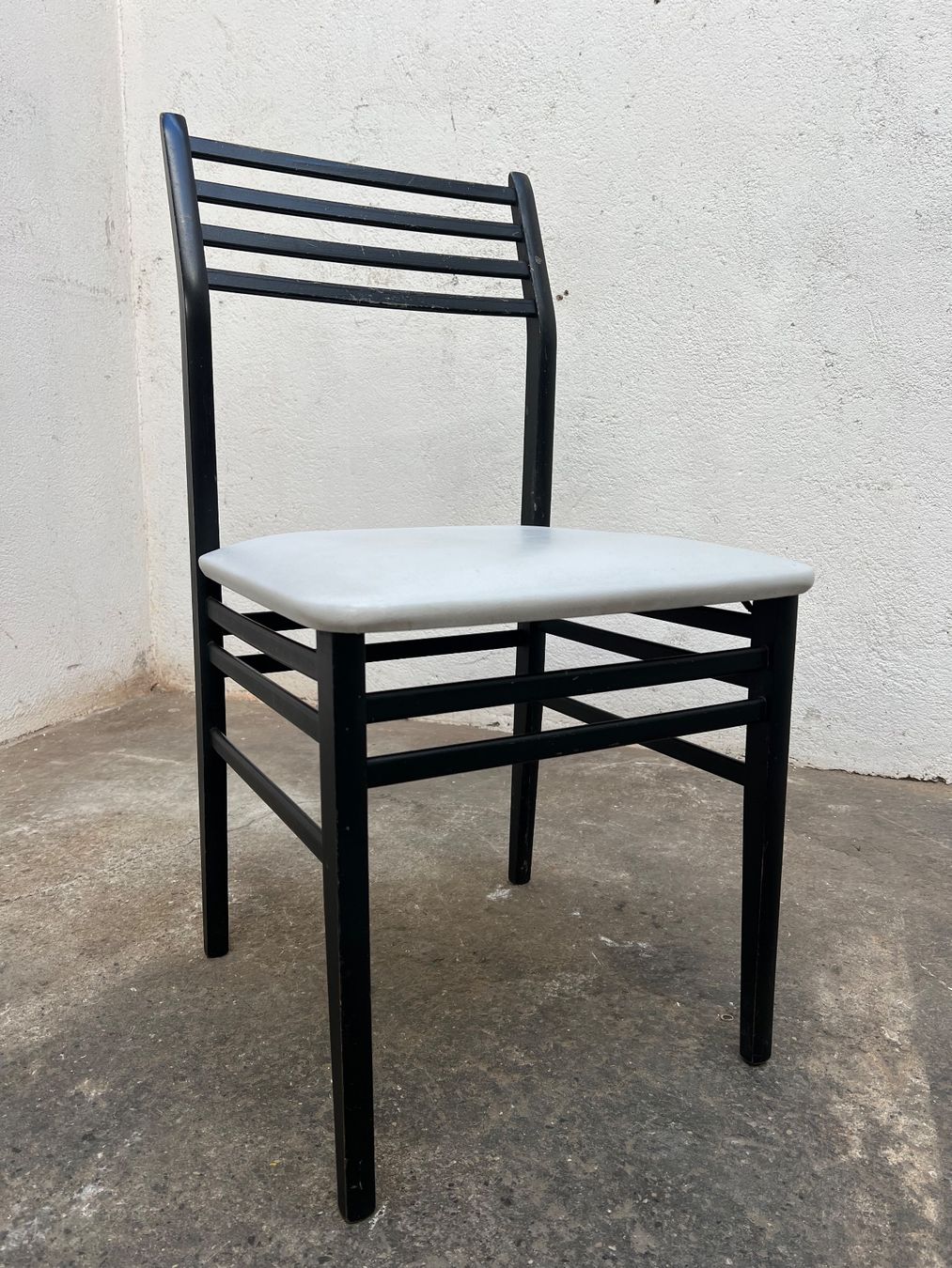 Dietiker Sedie: Chaise Dietiker style de Gio Ponti – Usato da Bulle venduto da ABELiAM