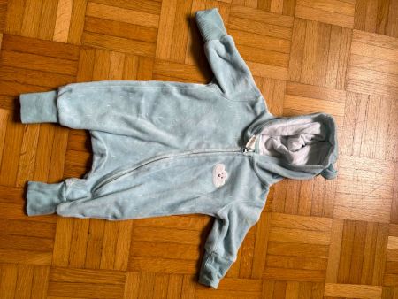 H&M Einteiler mit Kaputze