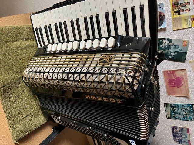 Hohner Musikinstrumente: Accordeon – Gebraucht aus Au SG von wuestenjaeger